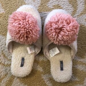 White Aerie Pink Pom Pom Slippers Size L